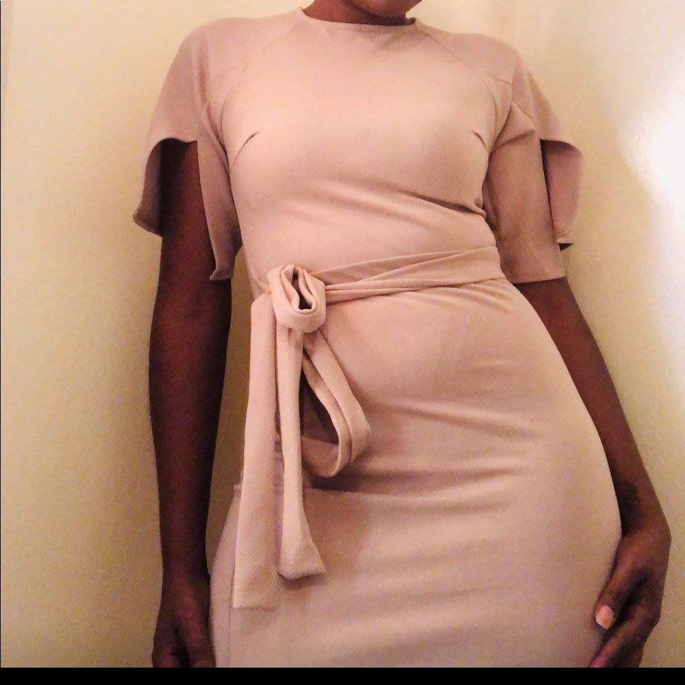 🌷Boohoo Split Sleeve Tie Waist Wiggle Dress🌷